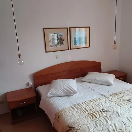 Ivic Paka Rab Apartman Banjol
